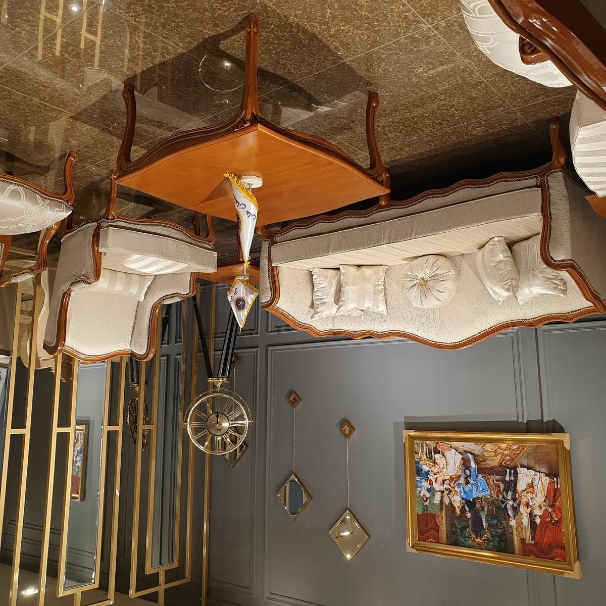 مبل نیوکلاسیک فرانسوی|مبلمان خانگی و میز عسلی|شیراز, زرهی|دیوار