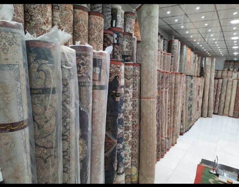 تعدادی فرش تک وجفت ته انباری استوک|فرش|شیراز, شاه قلی بیگی|دیوار