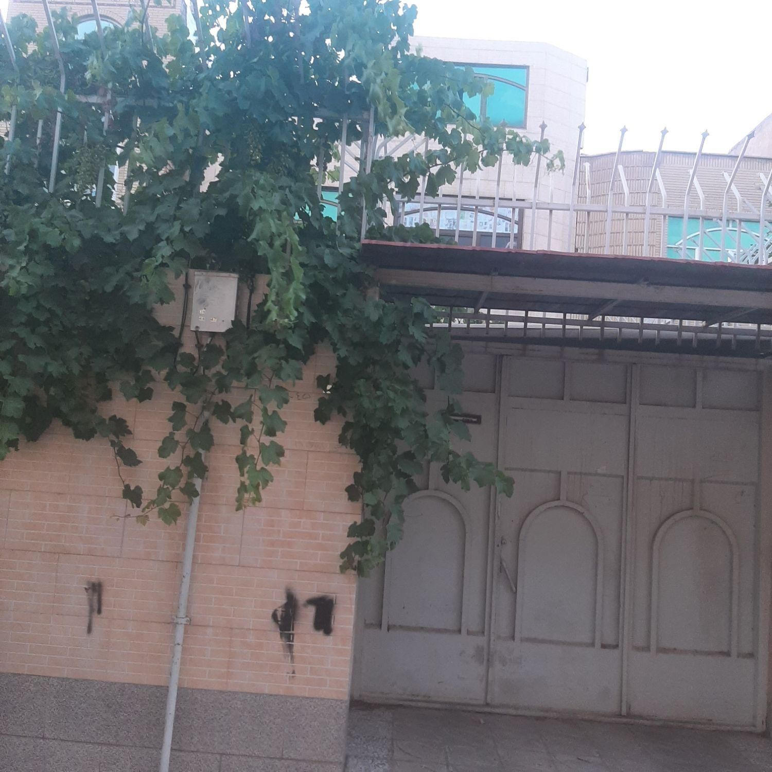 فروش خانه ویلایی ۱۸۰ متری ۲ خوابه در فولادشهر|فروش خانه و ویلا|فولادشهر, فولادشهر|دیوار