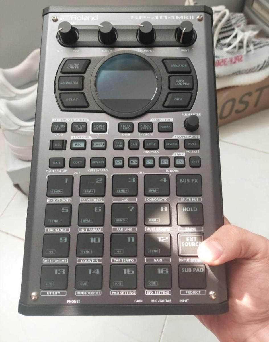 سمپلر و درام ماشین Roland sp 404 mk2|درام و پرکاشن|تهران, منیریه|دیوار