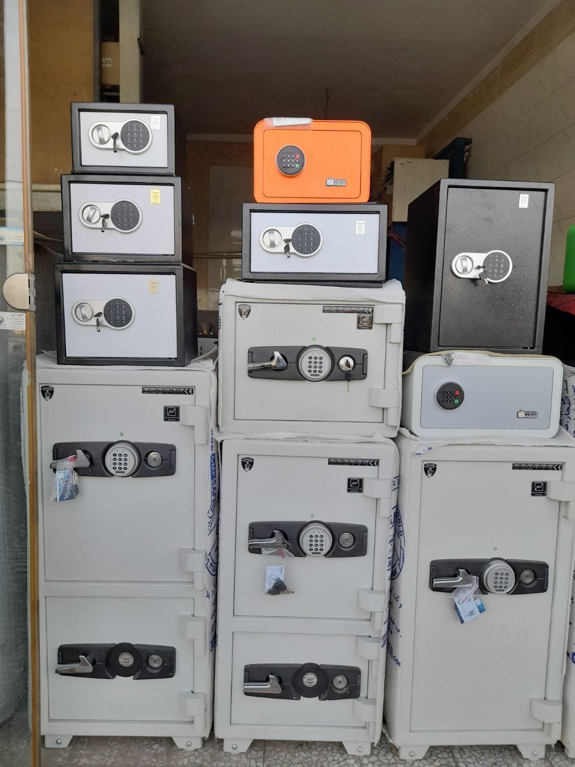 گاوصندوق جی اس ۱۰۰۰ 400 گاو صندوق JS 5500 ۱۲۰۰ ۶۵۰|ابزارآلات|تهران, شهرک راه‌آهن|دیوار