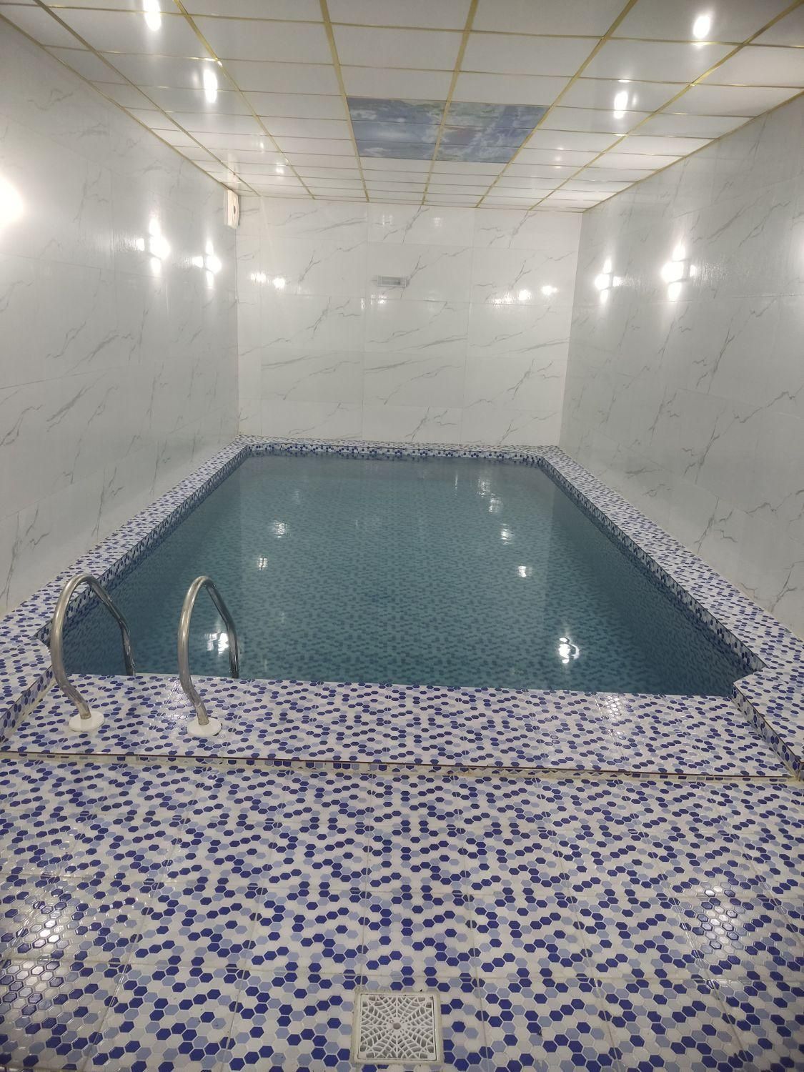 ویلا استخر دار تمیز حیاط دربست|اجارهٔ کوتاه‌مدت ویلا و باغ|فرح آباد, |دیوار