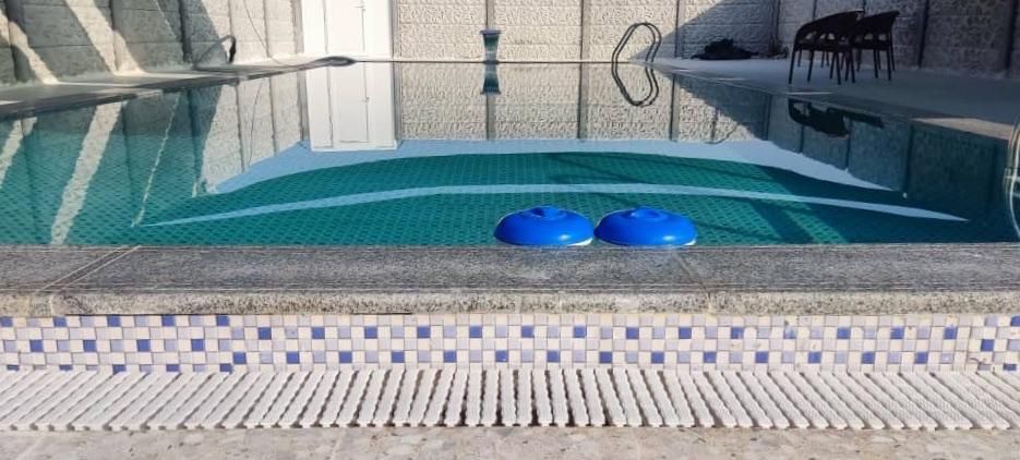 استخر روباز|اجارهٔ کوتاه‌مدت ویلا و باغ|میناب, |دیوار