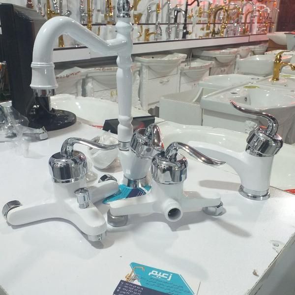 ست شیرآلات ۴عددی سفید کروم قاجاری زعیم|لوازم سرویس بهداشتی|کرج, شاهین‌ویلا|دیوار