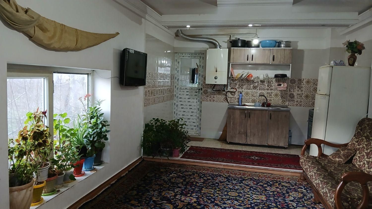 سوییت ویلایی تمیز دربست منطقه ونایی|اجارهٔ کوتاه‌مدت آپارتمان و سوئیت|بروجرد, |دیوار