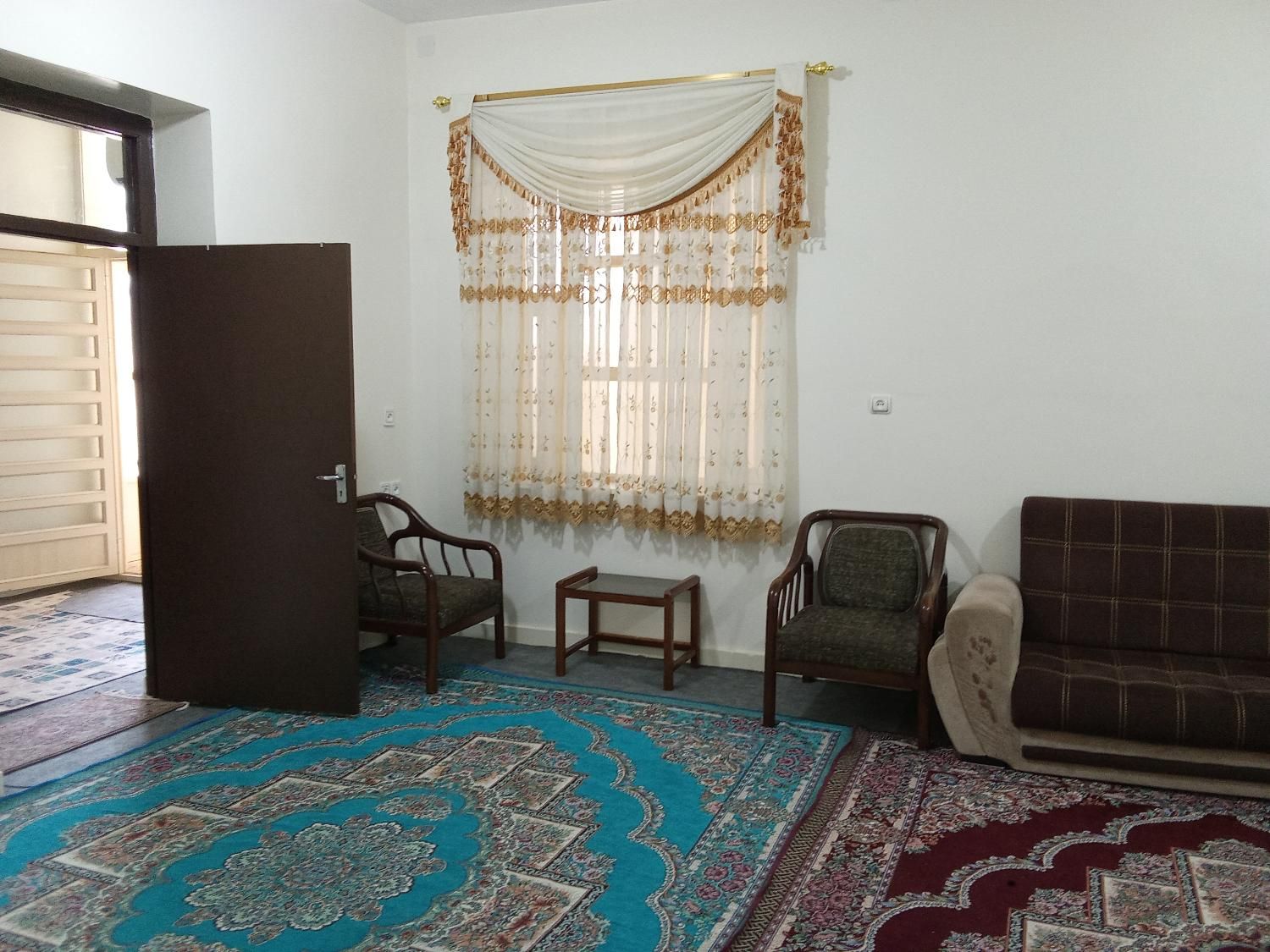 ویلایی تمیز در خیابان دانش (فقط کوتاه‌مدت)|اجارهٔ کوتاه‌مدت آپارتمان و سوئیت|قشم, |دیوار