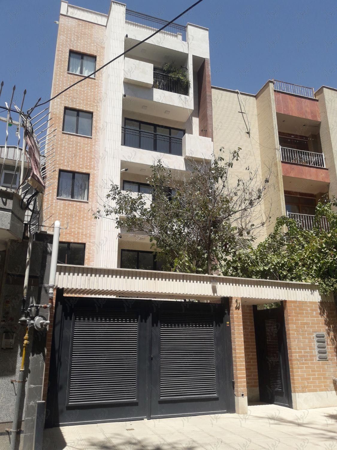 آپارتمان125متر/2 خواب مستردار/تک واحدی/طبقه3/جنوبی|پیش‌فروش ملک|اصفهان, بازوگاه|دیوار