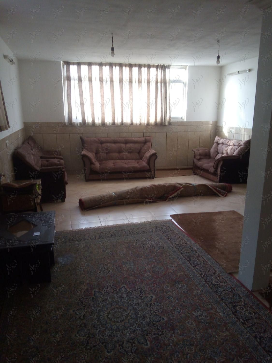 اجاره دفتر کار بر خیابان|اجارهٔ دفتر کار، اتاق اداری و مطب|اصفهان, بهرام‌آباد|دیوار