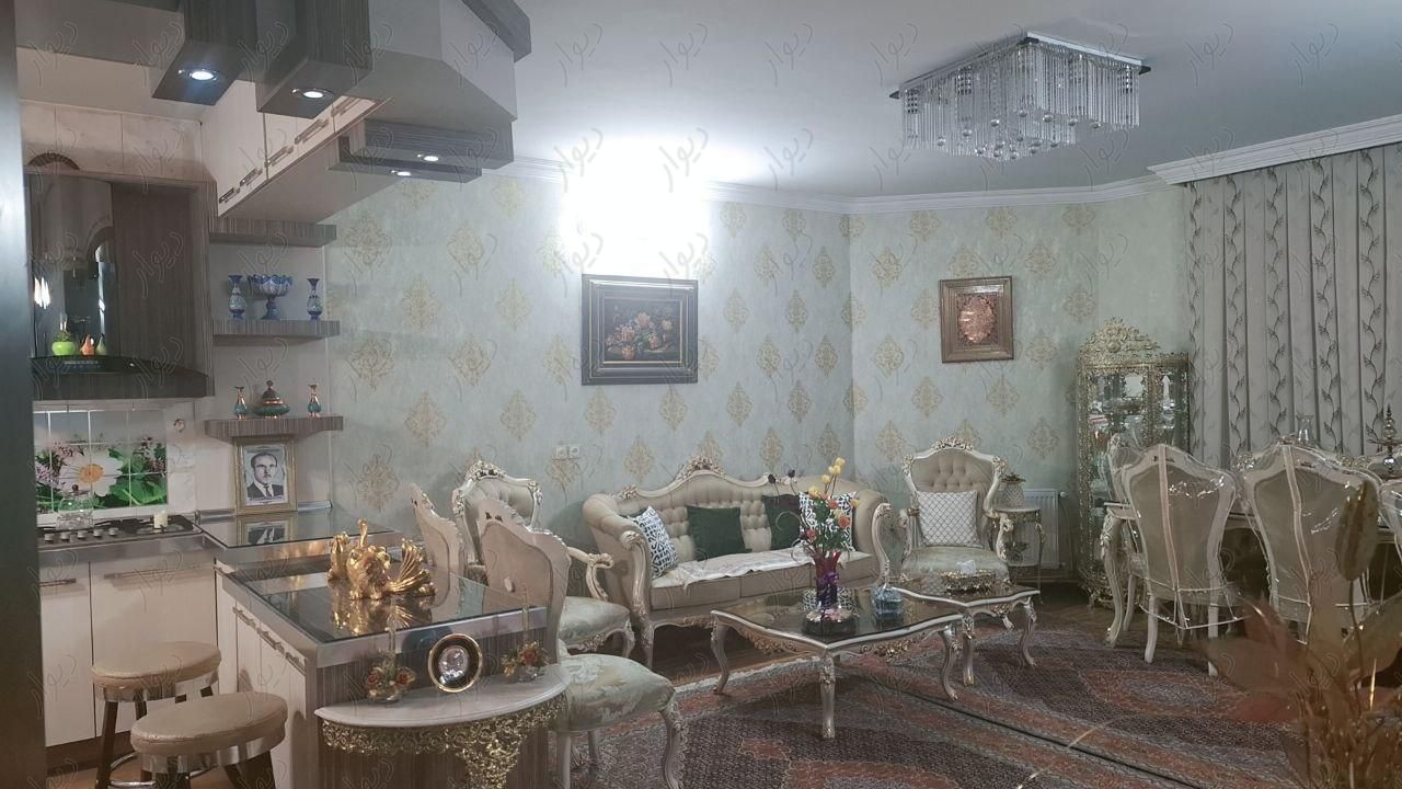 منزل ویلایی دو طبقه تمیز با سند تک برگ خ آراسته|فروش خانه و ویلا|اصفهان, گلزار|دیوار