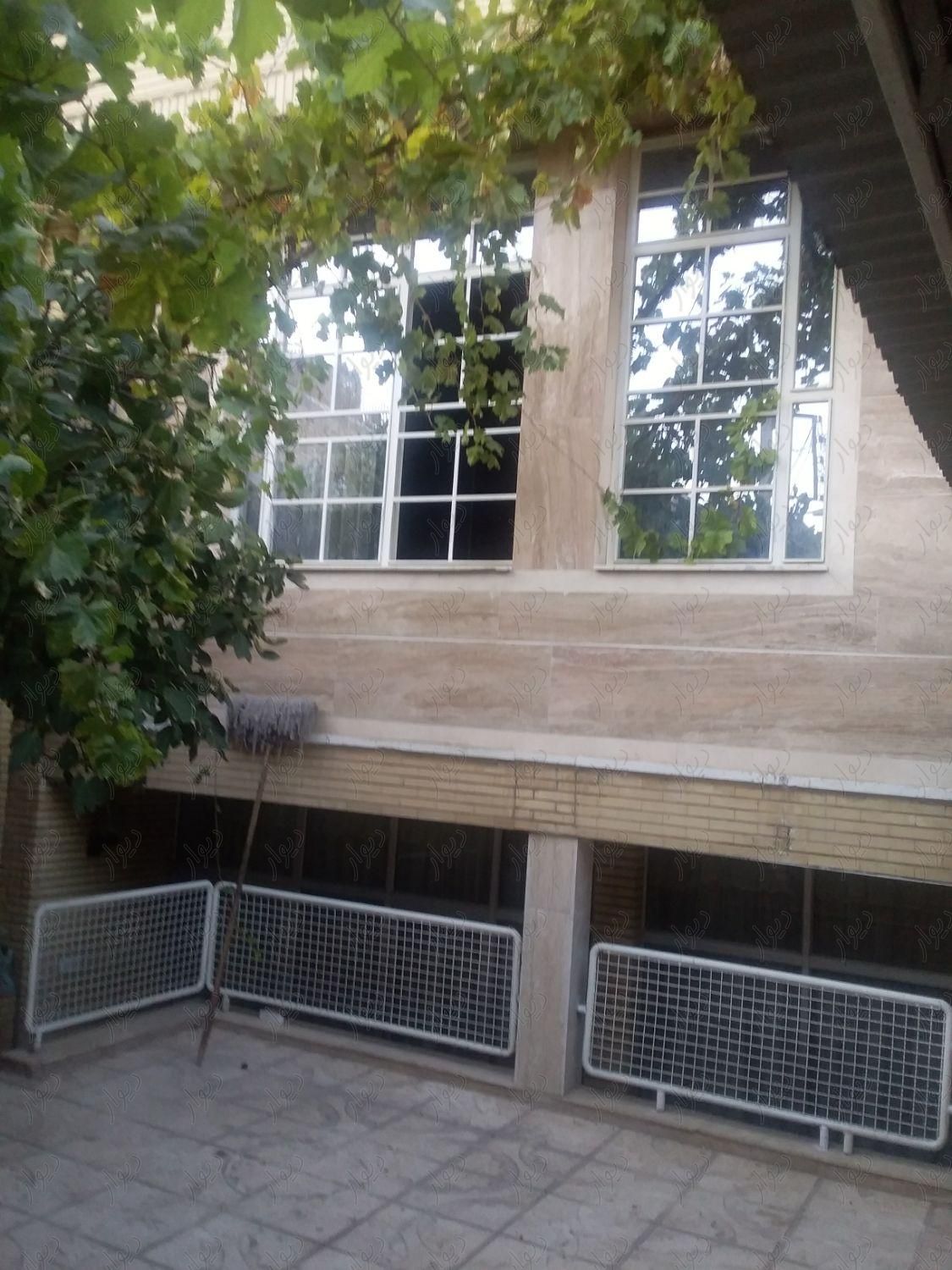 منزل دوطبقه ۱۲۰ متری|اجارهٔ خانه و ویلا|اصفهان, باغ دریاچه|دیوار