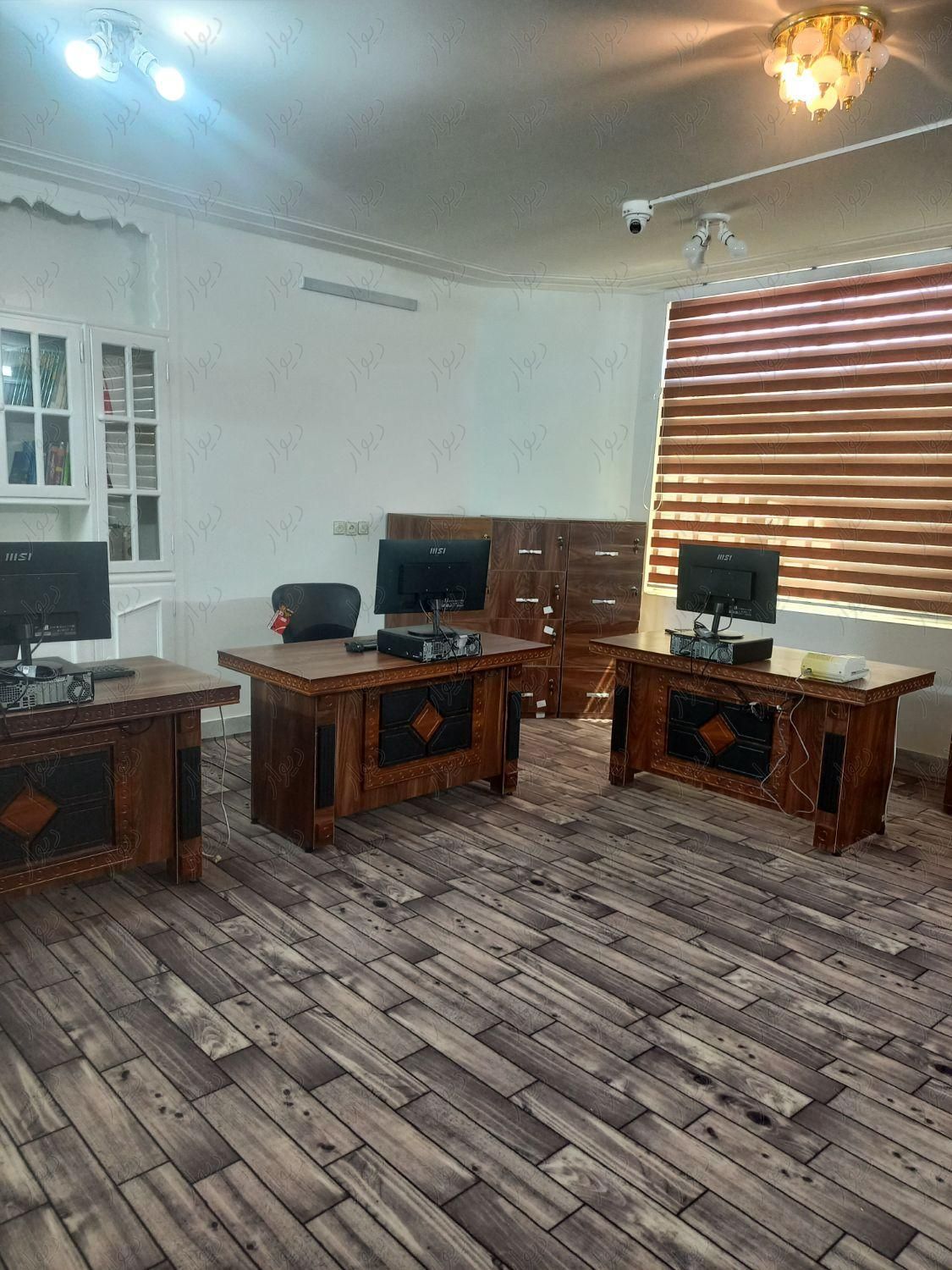 اجاره میز دفتر کار اشتراکی|اجارهٔ دفتر کار، اتاق اداری و مطب|اصفهان, درچه|دیوار