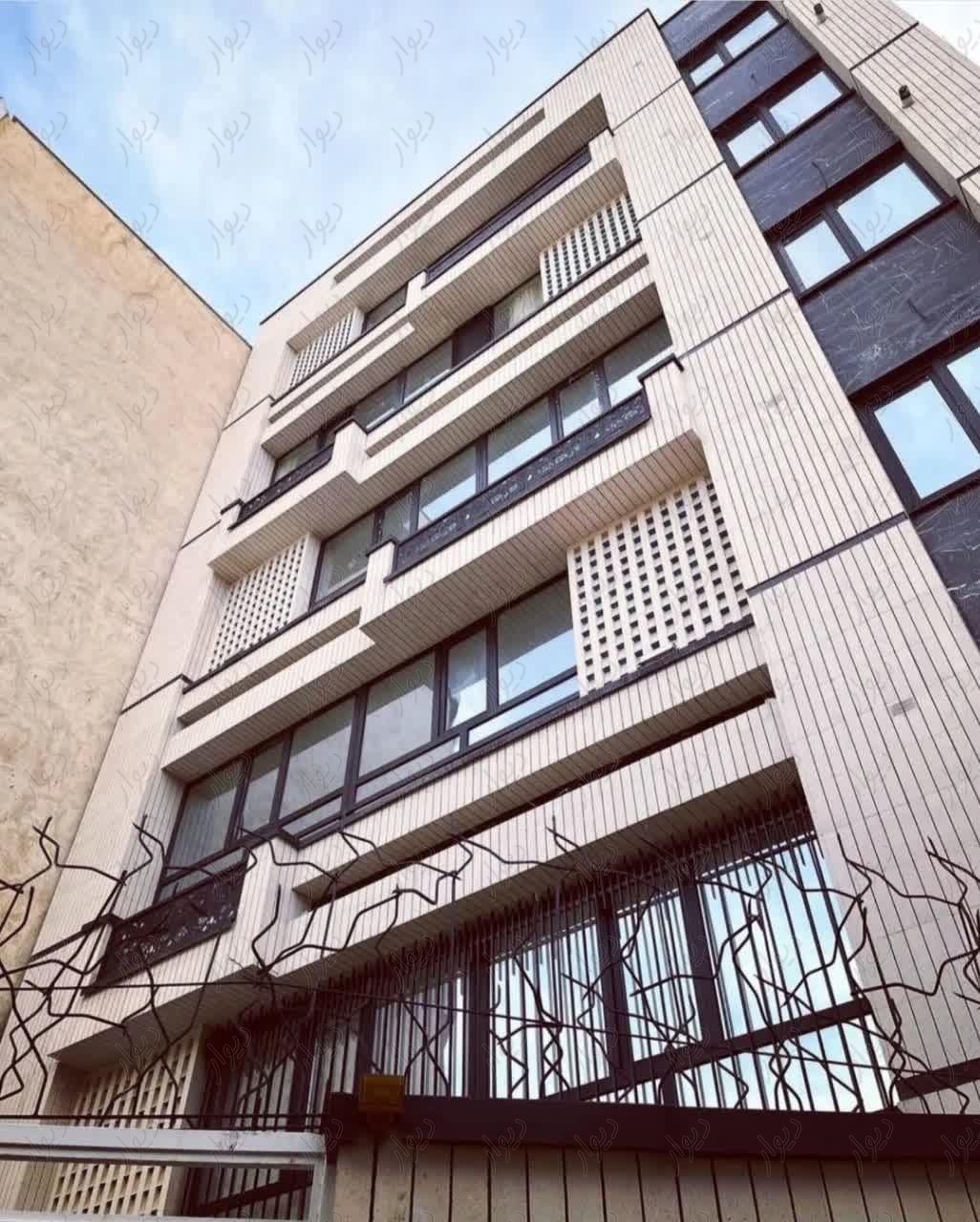 آپارتمان ۱۲۰ متری دو خواب / خیابان کاشانی|اجارهٔ آپارتمان|اصفهان, لنبان|دیوار