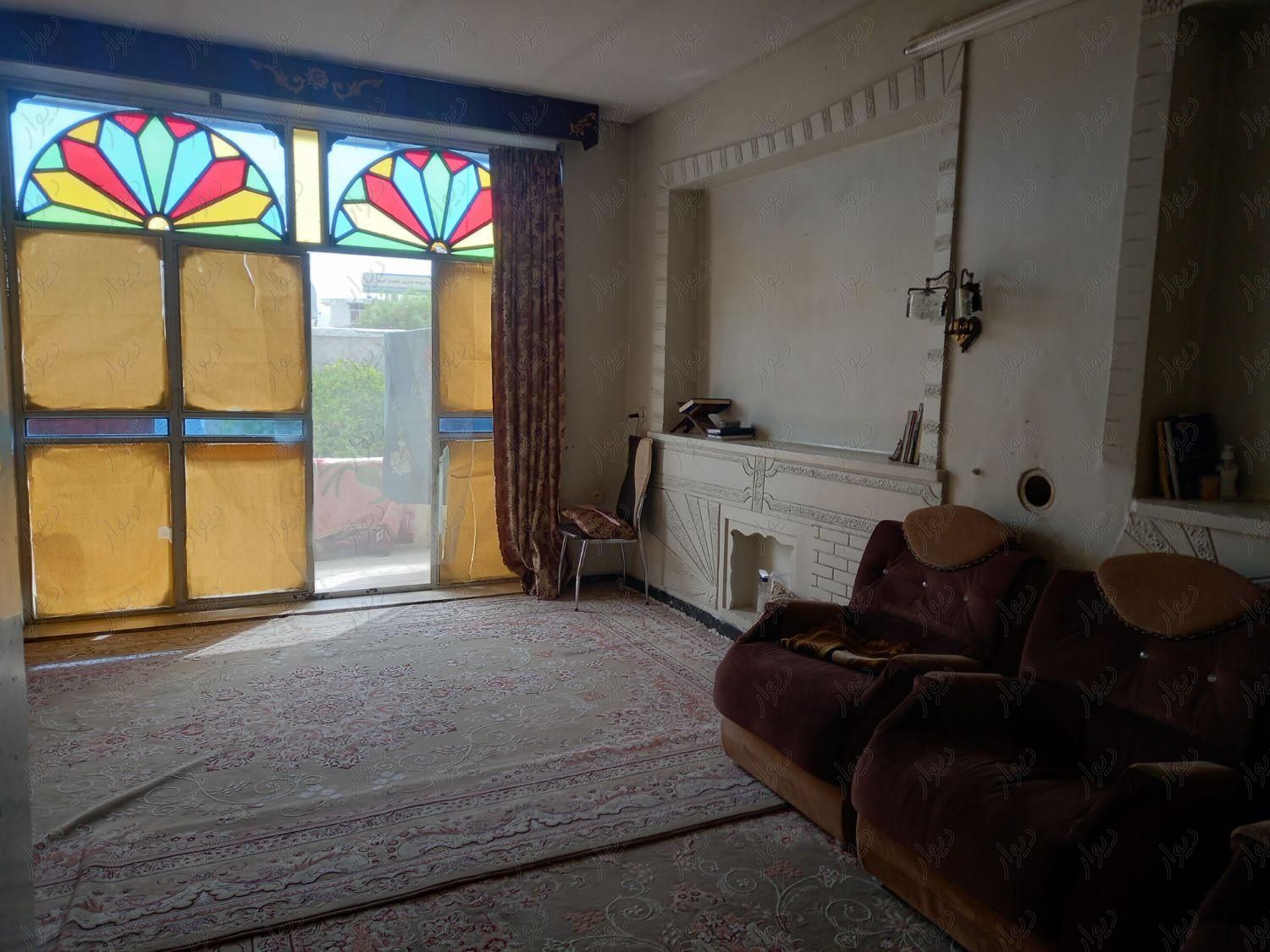 خانه دو خواب طبقه دوم واقع در بلوار مدرس|اجارهٔ آپارتمان|شیراز, شهرک مدرس|دیوار