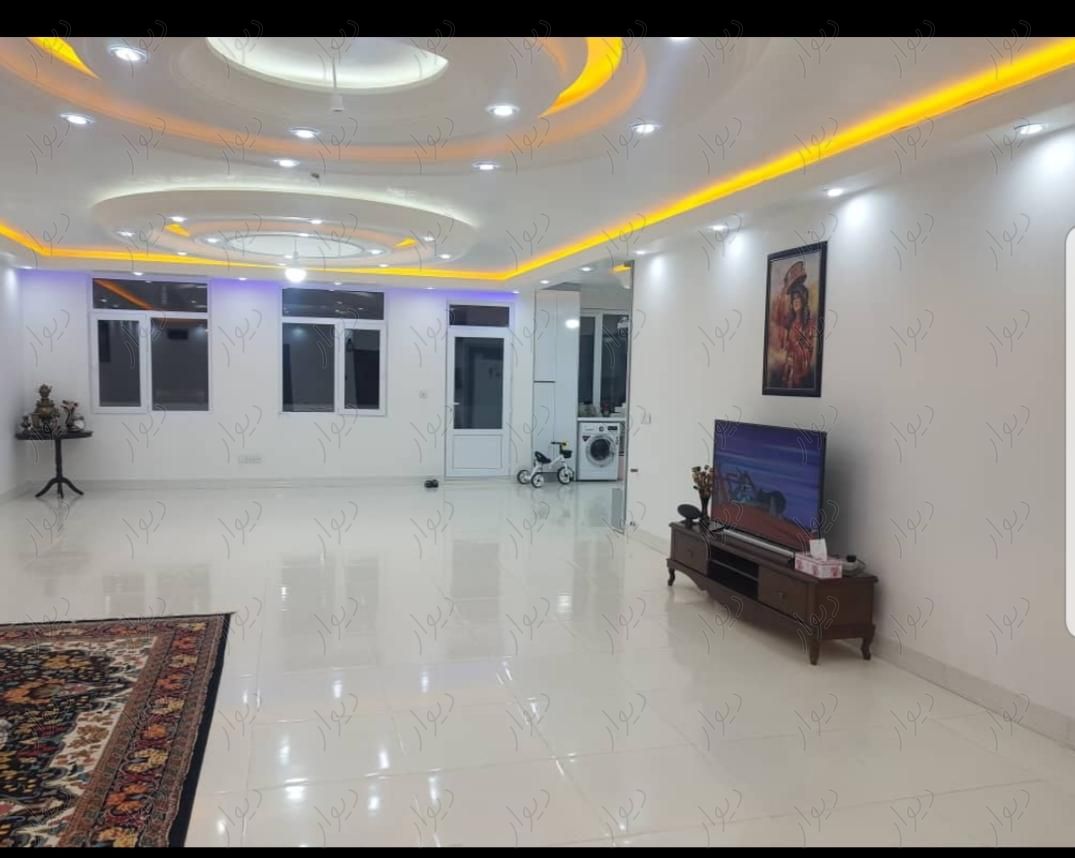 آپارتمان ۲۱۰ متری گلدشت شرقی آلاله۸|فروش آپارتمان|خرم‌آباد, |دیوار