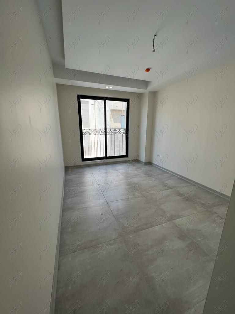 ۱۳۰ متر/سالن پرده خور/کلید نخورده/ ۲ پارکینگ|فروش آپارتمان|تهران, جنت‌آباد شمالی|دیوار