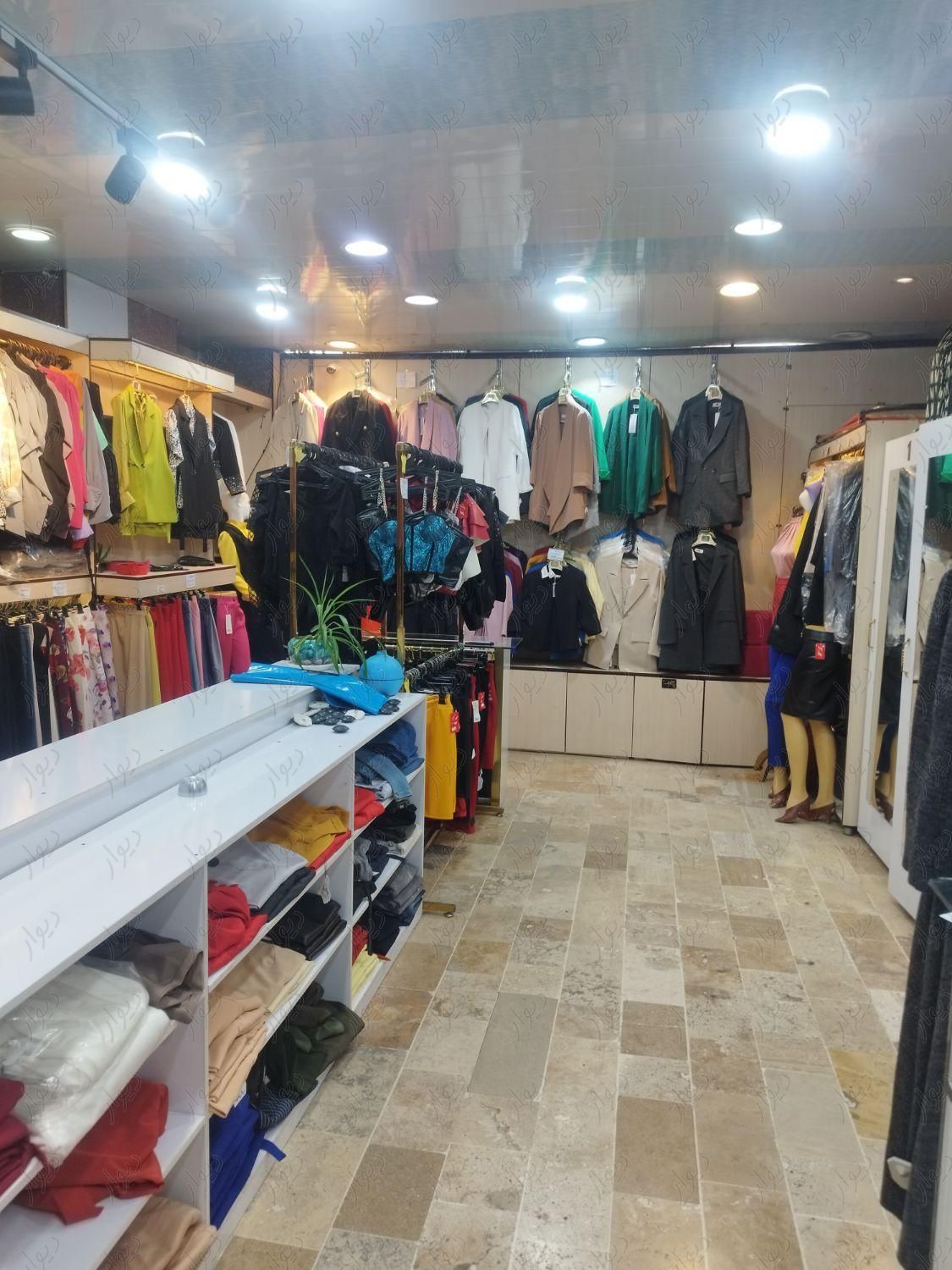 اجاره مغازه فروشگاه پوشاک زنانه همراه با دکور|اجارهٔ مغازه و غرفه|هشتگرد, |دیوار