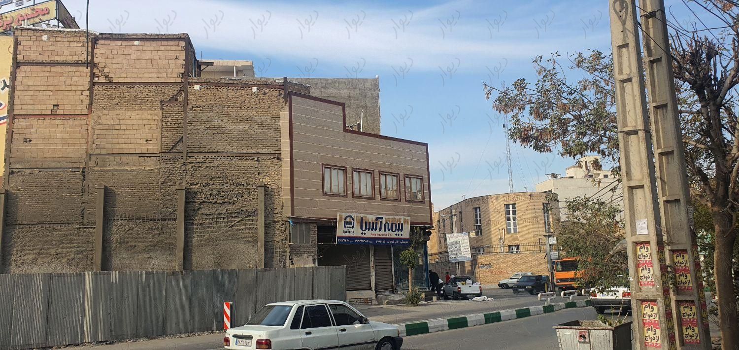 برخیابان مسکونی تجاری.۵۰ قدمیه جاده اصلی.|فروش خانه و ویلا|تهران, میدان انقلاب|دیوار
