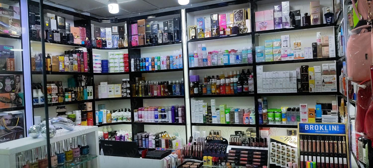 واگذاری مغازه آرایشی و بهداشتی|اجارهٔ مغازه و غرفه|مریوان, |دیوار
