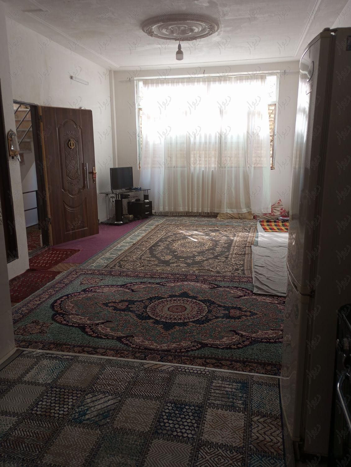 ملک دو طبقه مجزا برای دو خانواده|فروش خانه و ویلا|مشهد, شهید آوینی|دیوار