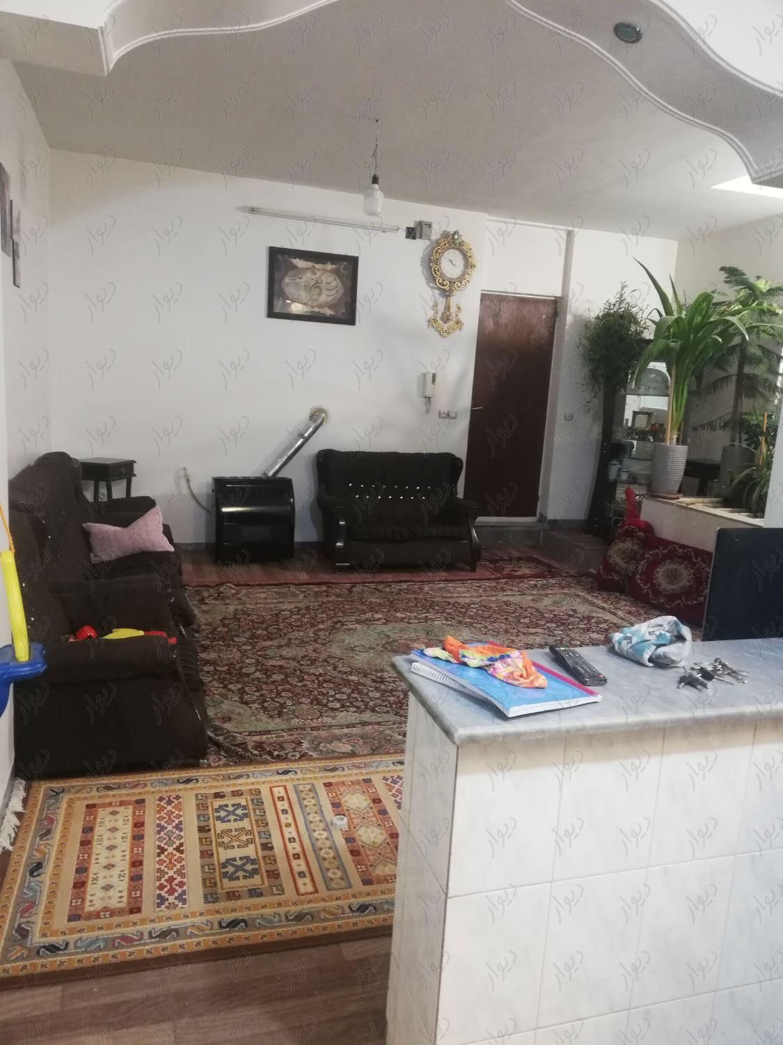 منزل طبقه بالا...|اجارهٔ آپارتمان|شیراز, مسلم|دیوار