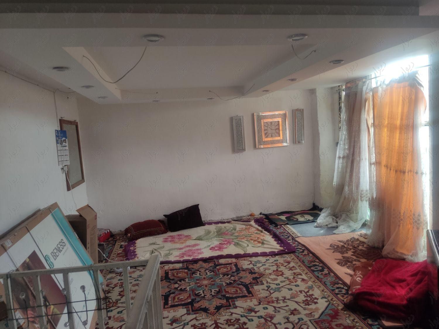 منزل دوبلکس یه اطاق پایین یکی بالا سر دو راهی|اجارهٔ خانه و ویلا|شیراز, شهرک سعدی|دیوار