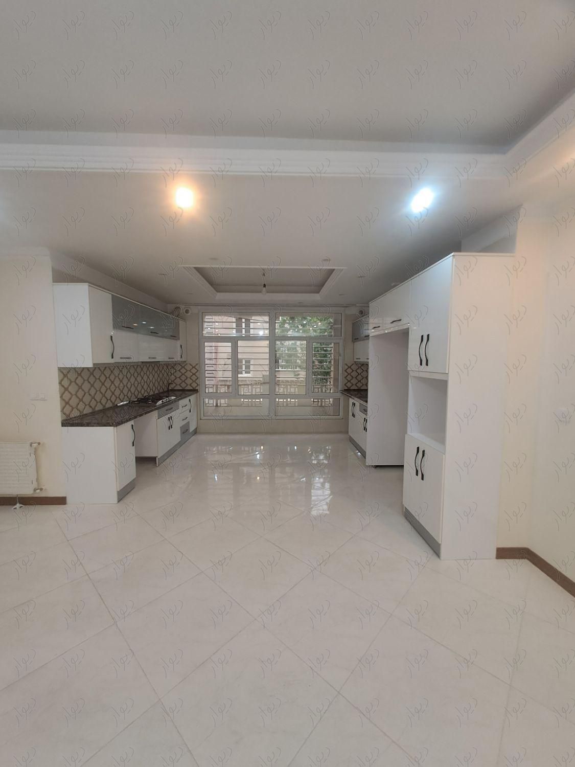 آپارتمان ۱۳۱ متری سه خوابه خیلی تمیز|اجارهٔ آپارتمان|تهران, نازی‌آباد|دیوار