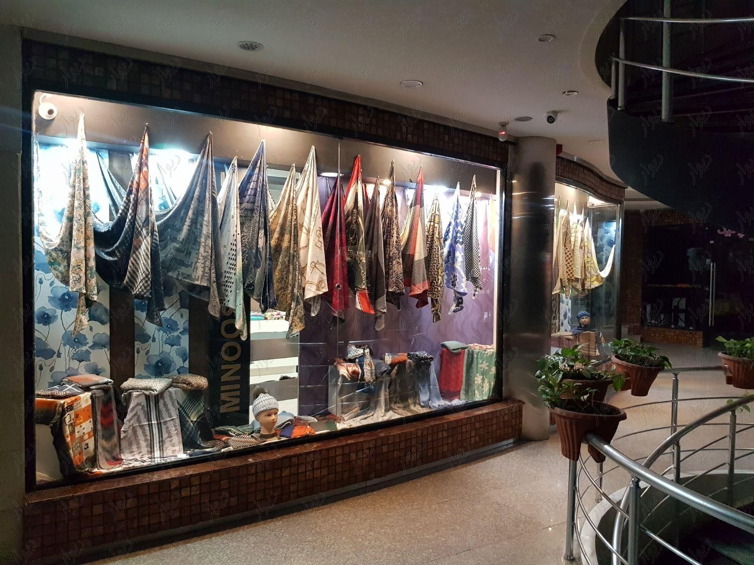 همکف مجتمع پدیده.ویو از ورودی.گرمایش مرکزی.|اجارهٔ مغازه و غرفه|اصفهان, طامه|دیوار