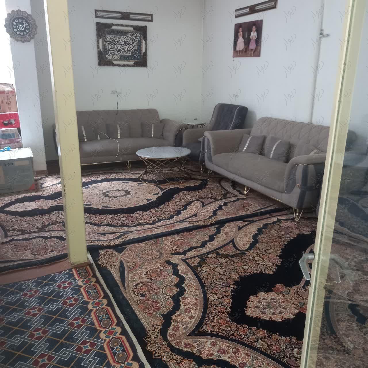 ۱۰۰متر/منزل ویلای دربست/خیابان شهید رضائیان|اجارهٔ خانه و ویلا|اصفهان, لاله|دیوار