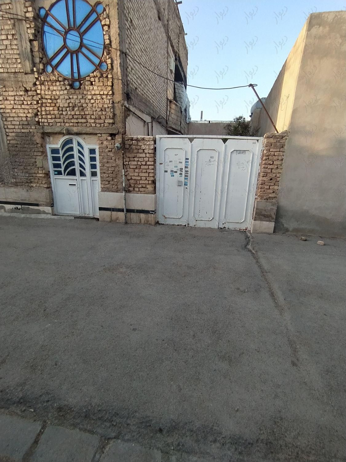 منزل دوطبقه مستقل دونبش بادو دهنه مغازه تجاری|فروش خانه و ویلا|شیراز, شهرک شهید مطهری|دیوار