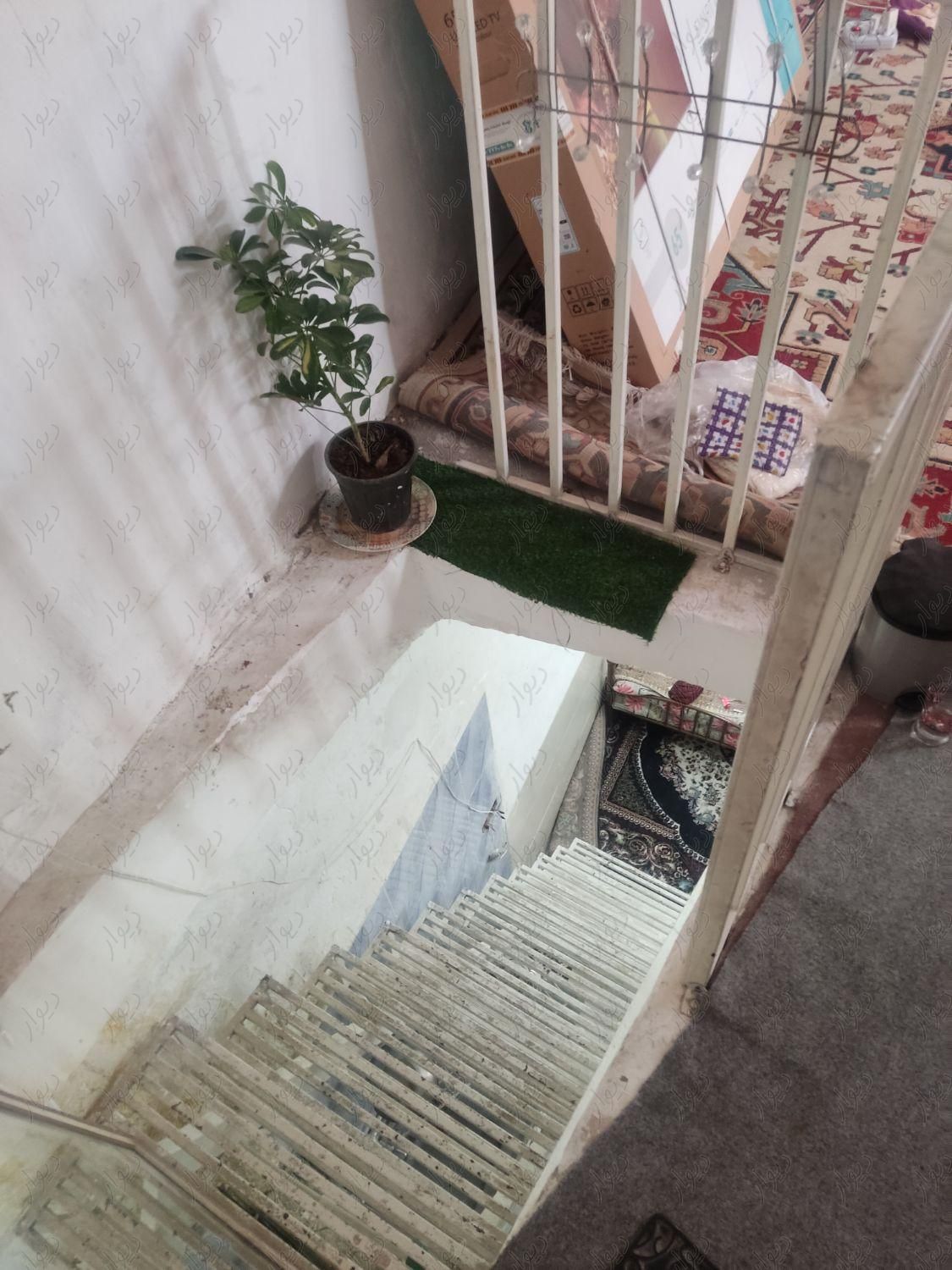 منزل دوبلکس یه اطاق پایین یکی بالا سر دو راهی|اجارهٔ خانه و ویلا|شیراز, شهرک سعدی|دیوار