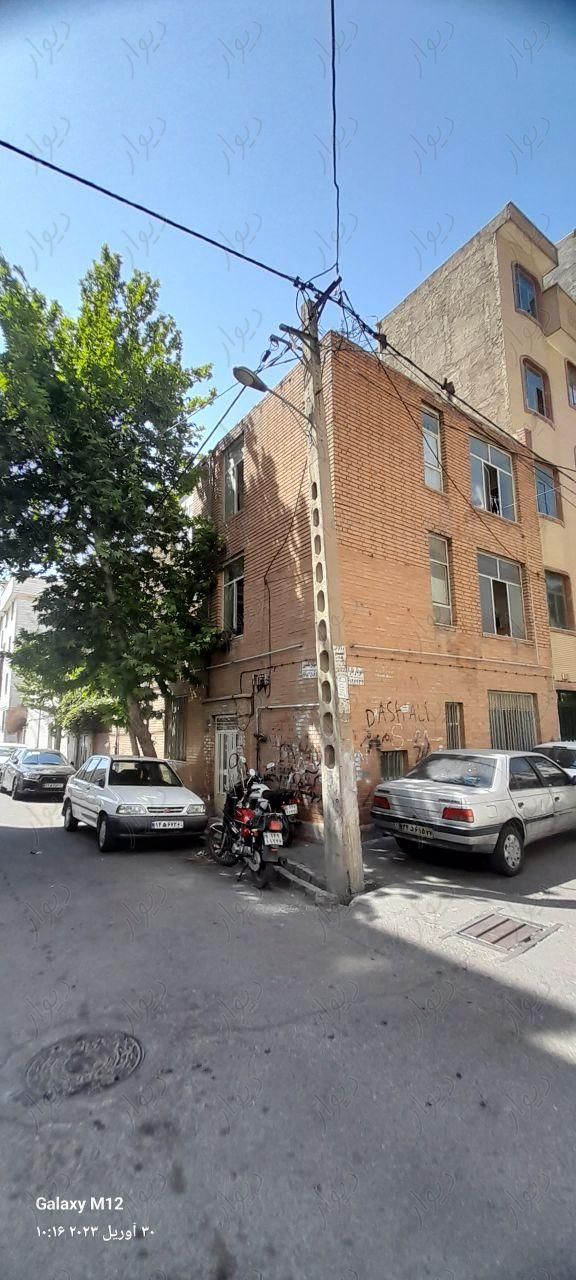 ملک سه طبقه دربست و هر طبقه بصورت مستقل و مجزا|اجارهٔ دفاتر صنعتی، کشاورزی و تجاری|تهران, شهرک ولیعصر|دیوار