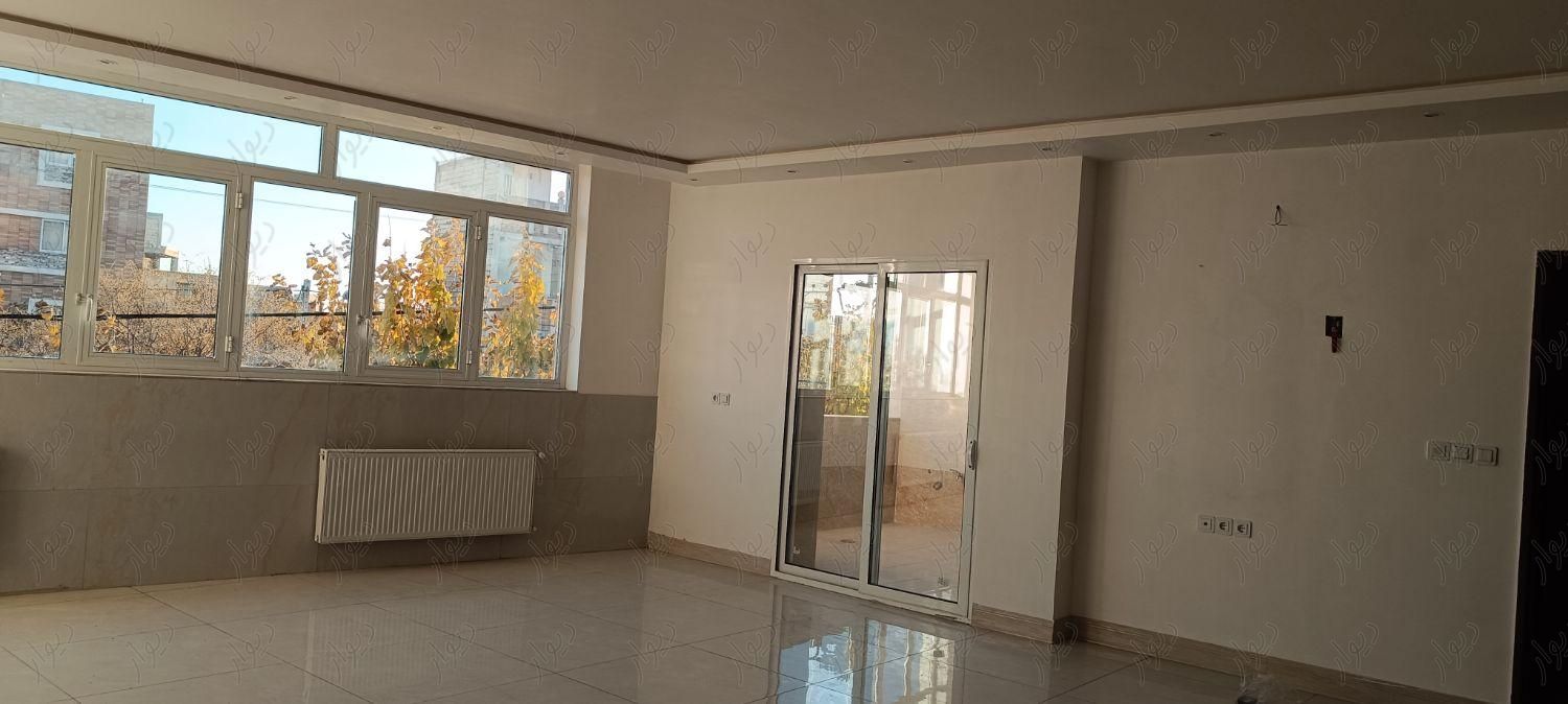 یک واحد آپارتمان نو ساز مناسب دفتر و سالن|اجارهٔ دفتر کار، اتاق اداری و مطب|اصفهان, مبارکه|دیوار