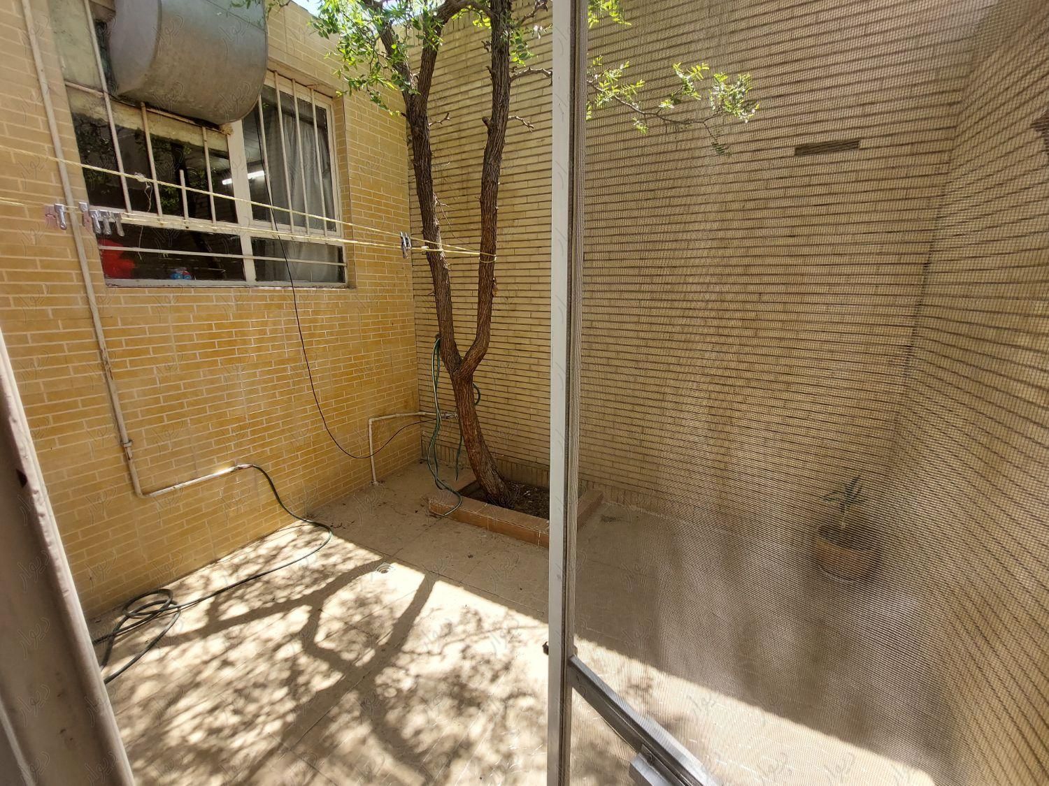 (( یک طبقه دربست ۱۲۰ متری تمیز و دلباز بر کوچه ))|اجارهٔ خانه و ویلا|اصفهان, هفتون|دیوار