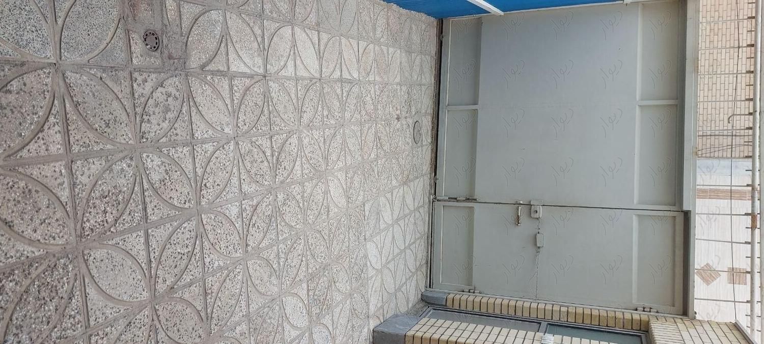 همکف بدون پله کاملا مجزا آب وبرق وتلفن گاز|اجارهٔ خانه و ویلا|اصفهان, کنگاز|دیوار