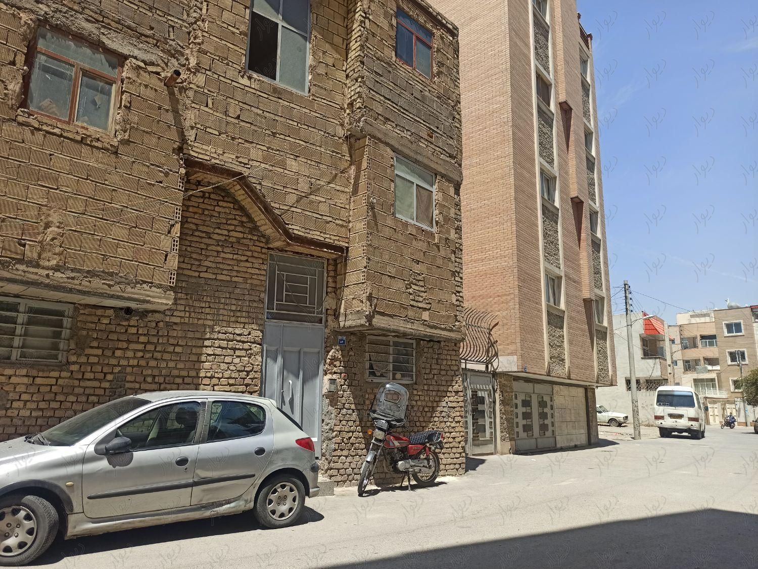 آپارتمان طبقه دوم (توافقی)|فروش آپارتمان|اصفهان, خانه اصفهان|دیوار