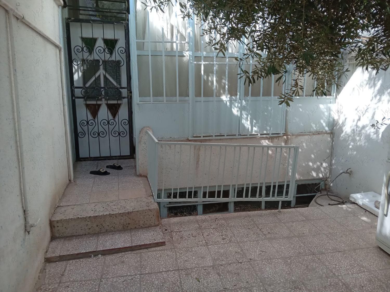 منزل مسکونی درقم خیابان امیر کبیر کوچه۱۵|فروش خانه و ویلا|قم, حرم|دیوار