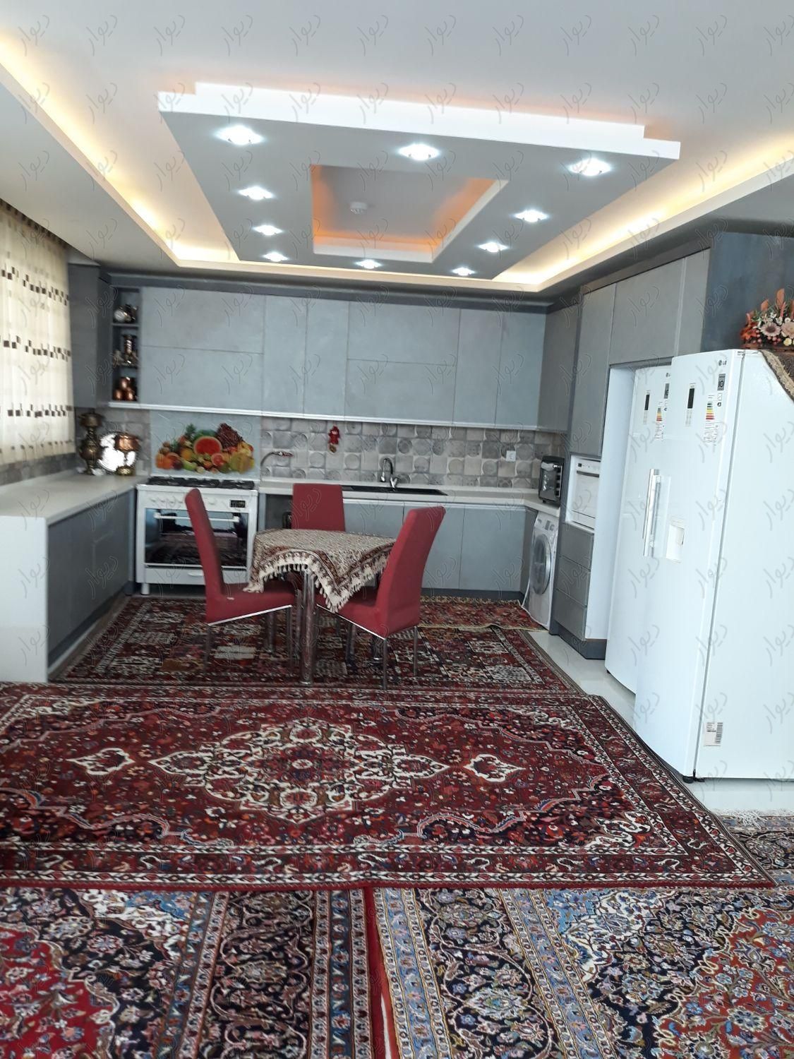 آپارتمان،سه خوابه،۱۴۲متر،دروازه تهران،میدان جمهوری|فروش آپارتمان|اصفهان, خرم|دیوار