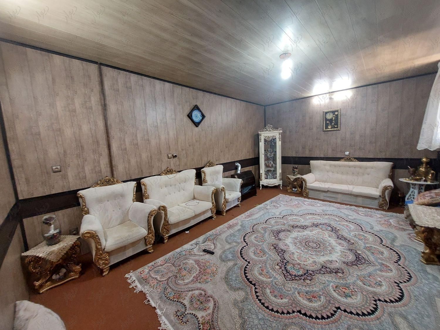 (( یک طبقه دربست ۱۲۰ متری تمیز و دلباز بر کوچه ))|اجارهٔ خانه و ویلا|اصفهان, هفتون|دیوار