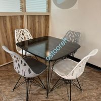 میز و صندلی فایبرگلاس شبکه ای تشک دار پایه اسپایدر|میز و صندلی غذاخوری|کرج, اصفهانی‌ها|دیوار