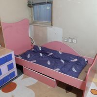 کمد و تخت دختر بچه|کتابخانه، شلف و قفسه‌های دیواری|شیراز, ملاصدرا|دیوار
