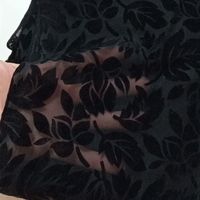 دوتا چادر قواره|لباس|صومعه‌سرا, |دیوار