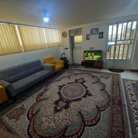 نبش کوچه۵۲/۱۸بلوار اتحاد دوخوابه ۷۵متر|اجارهٔ آپارتمان|شیراز, شهرک مهرگان|دیوار
