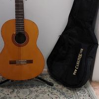 گیتار یاماها C40 به همراه کیف و پایه گیتار|گیتار، بیس و امپلیفایر|مشهد, امام خمینی|دیوار
