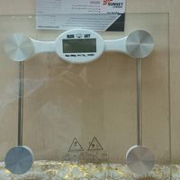 ترازو دیجیتالی وزنی حمام شیشه‌ای هامبورگ آلمان|ظروف پخت‌وپز|تهران, عارف|دیوار