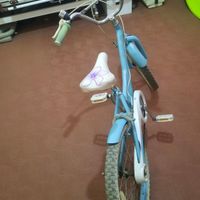 دوچرخه دخترانه خوشرنگ   سالم  لاستیک سفید|دوچرخه، اسکیت، اسکوتر|کرج, ساسانی|دیوار