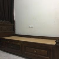 تخت یکنفره چوب گردو تیره و کندکاری شده زیبا|تخت و سرویس خواب|تهران, سهروردی|دیوار