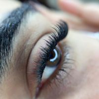 کاشت مژه معلم|خدمات آرایشگری و زیبایی|رشت, معلم|دیوار