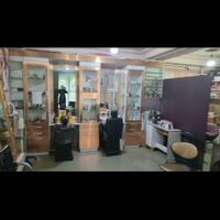 ویترین آرایشگاه و آیینه ۳عددبا  ترولی|آرایشگاه و سالن‌های زیبایی|تهران, خانی‌آباد نو|دیوار
