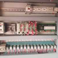 برقکار صنعتی تابلو برق PLC/CNC بچینگ بتون آسفالت|خدمات پیشه و مهارت|اهواز, سیصد دستگاه|دیوار