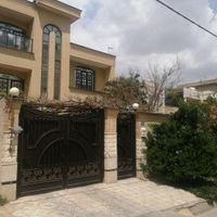 ویلایی دو طبقه چهار خواب درب از حیاط|فروش خانه و ویلا|شیراز, گلدشت حافظ|دیوار